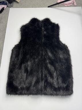 Terry Lewis Women’s Black Faux Fur Vest Size Medium Satin Lined Button Front